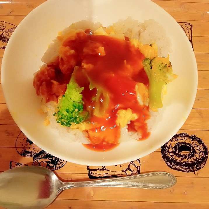 ブロッコリーとカニカマのトマトあんかけご飯